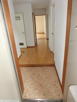 　玄関　玄関から室内