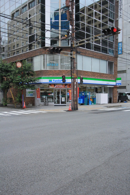 コンビニ　ファミリーマート　松山勝山町店（コンビニ）まで52m