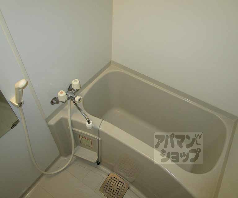 バス・シャワールーム　１０１号室の写真です。