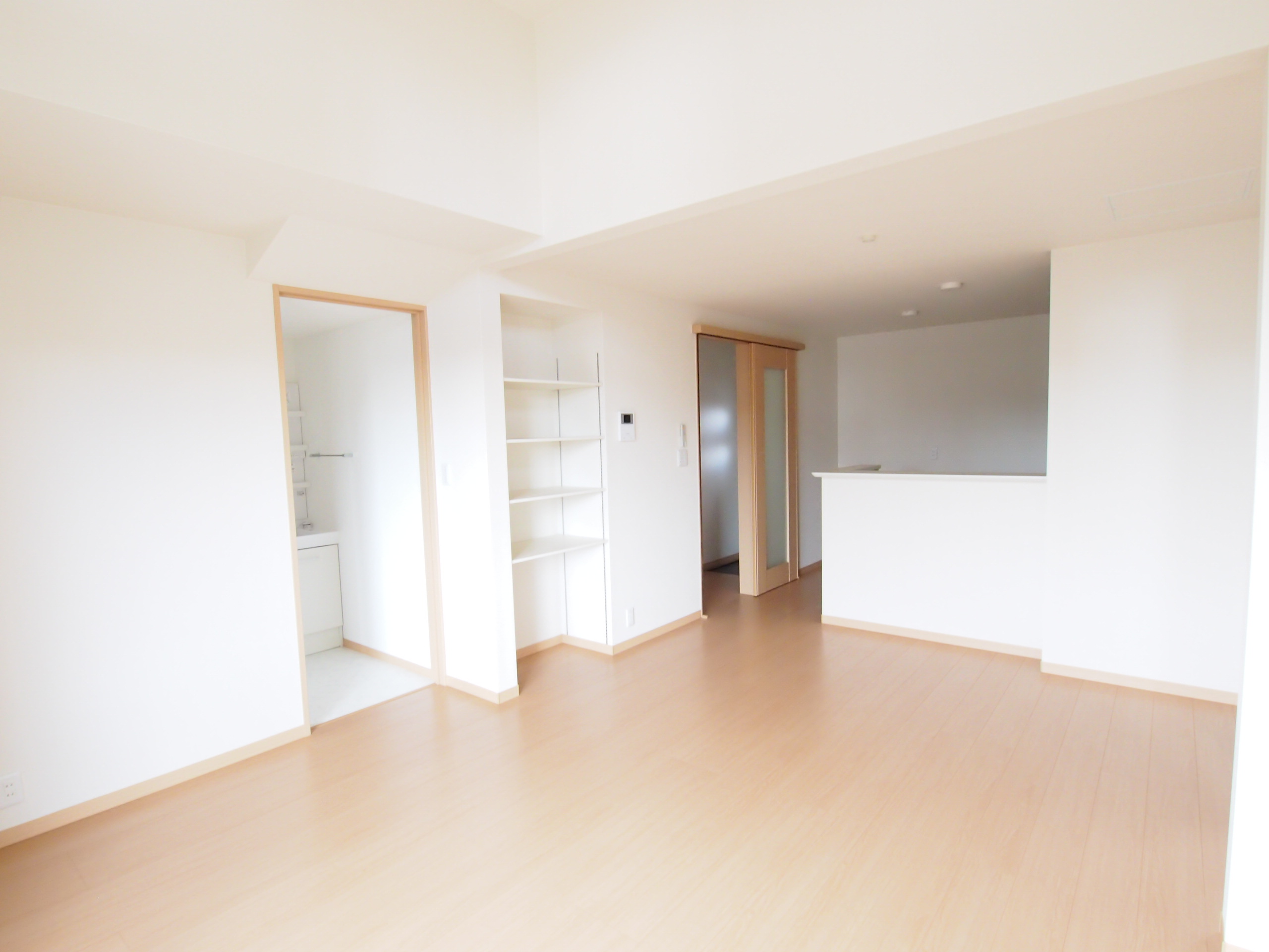 居室・リビング　リビング16.1帖　開放感のある空間毎日のびのびと暮らせます