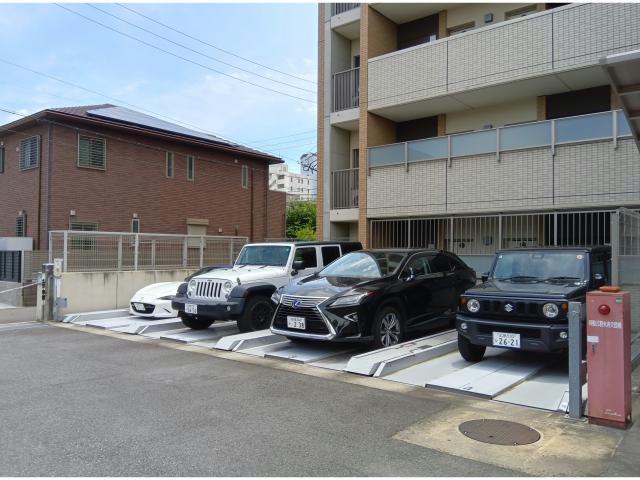 駐車場　駐車場