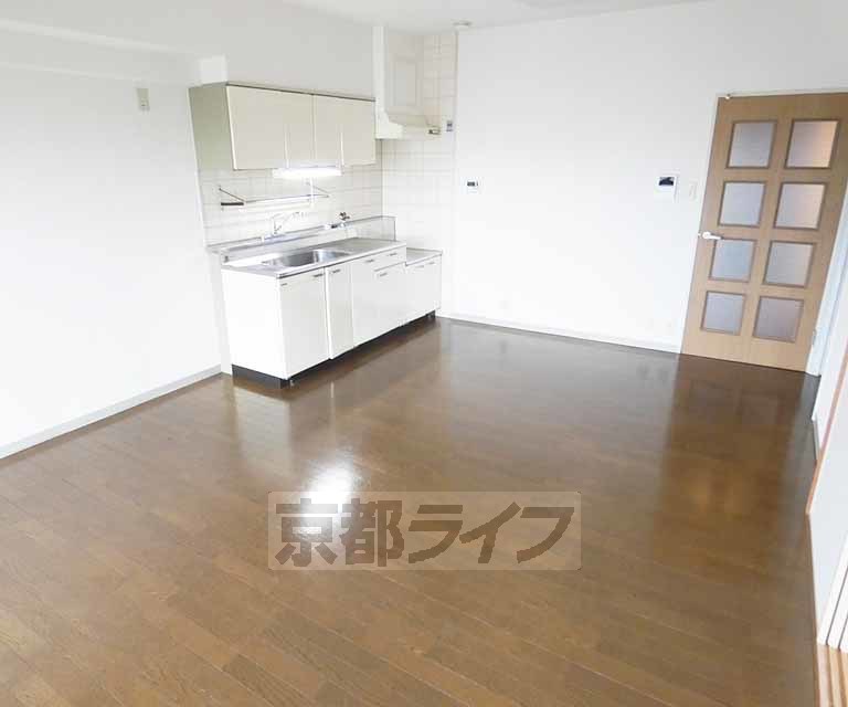 居室・リビング　広々としたお部屋です。