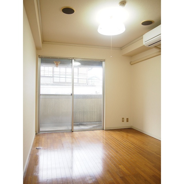 居室・リビング　洋室7.0帖　エアコン1台☆