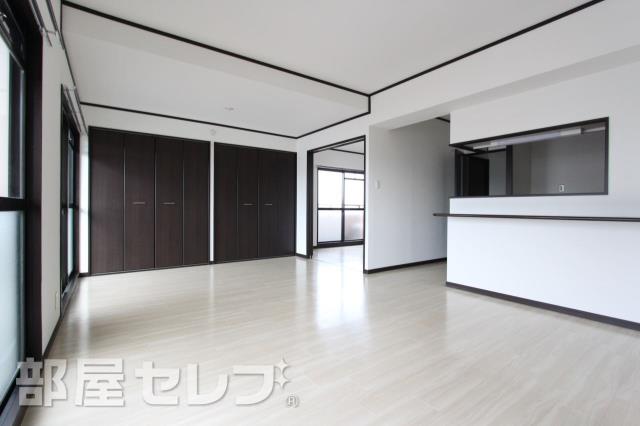 居室・リビング　日当たりの良いフローリングのＬＤＫです。