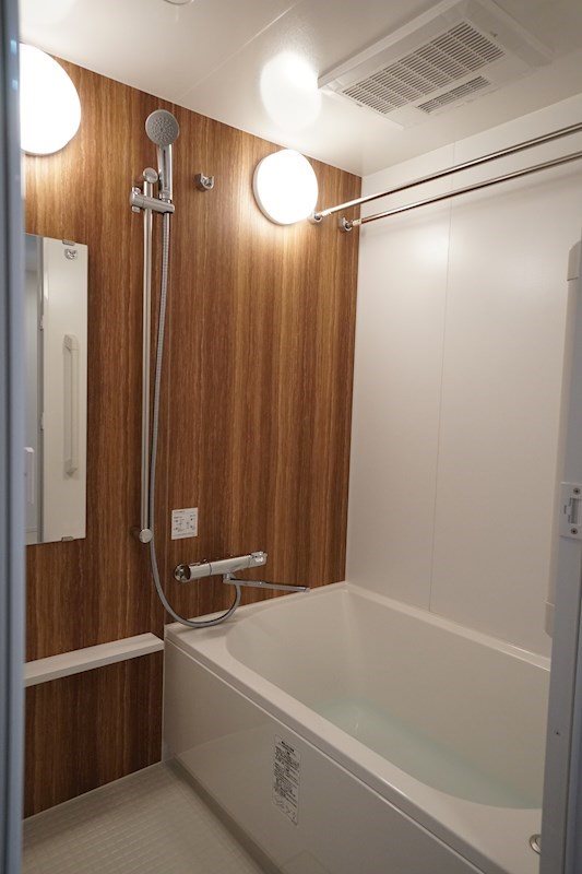 バス・シャワールーム　※別部屋参考画像