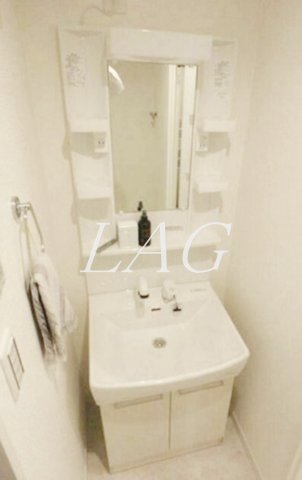 洗面設備　独立洗面台です。（モデルルームです）