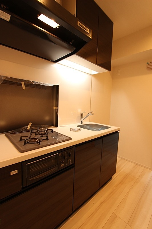 キッチン　グリル付2口ガスコンロ完備のシステムキッチン！