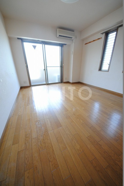 居室・リビング　写真は６０１号室