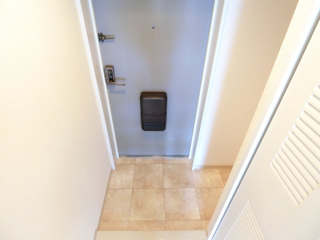 玄関　同マンション別部屋