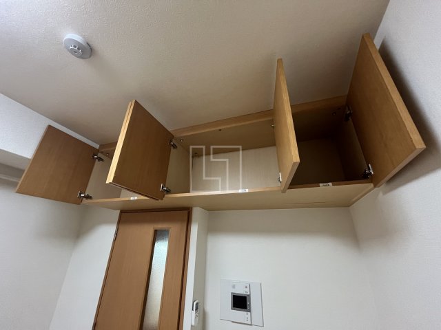 収納　エステムコート心斎橋アルテール　上部収納棚