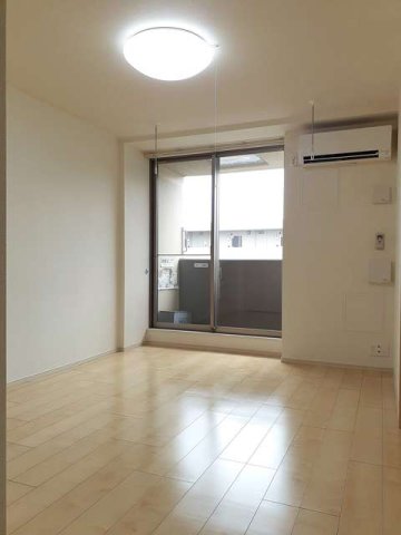 居室・リビング　物件の内装です