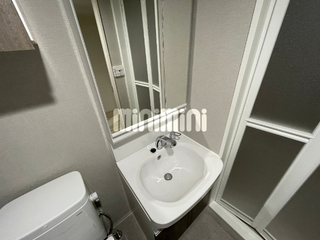 洗面設備　※別のお部屋の写真になります。