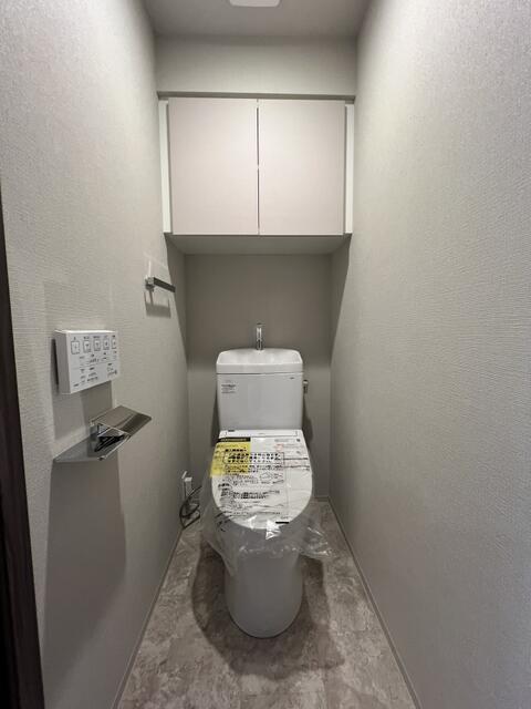 トイレ　※同タイプの別号室の写真になります。