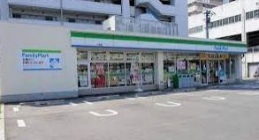 コンビニ　ファミリーマート千早店（コンビニ）まで430m