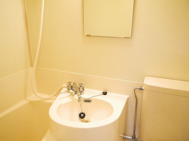 洗面設備　コンパクトで使いやすい洗面所