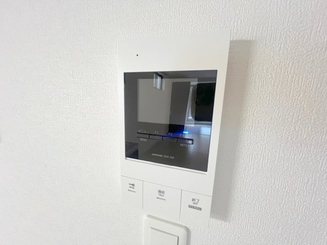 セキュリティ　TVモニターホンで来客が誰か確認してから開けて下さいね
