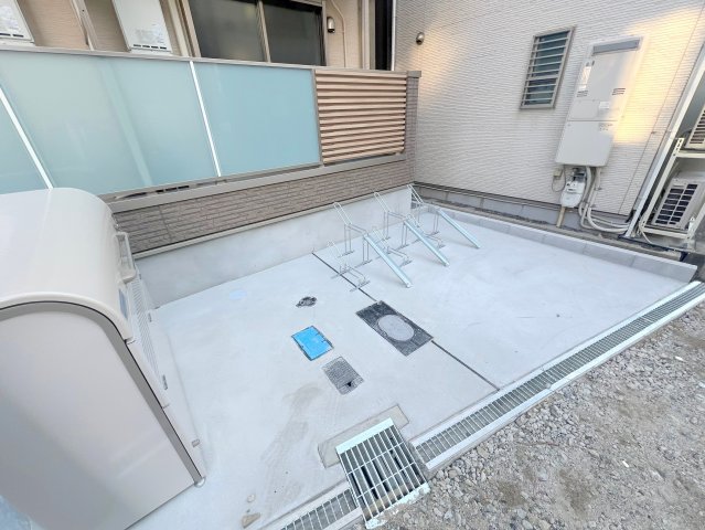 駐車場　敷地内には入居者専用の駐輪スペースもあります。