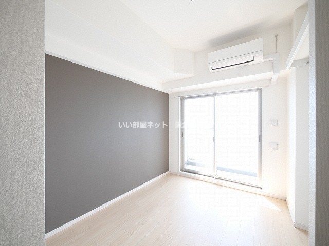 居室・リビング　※反転タイプになります。