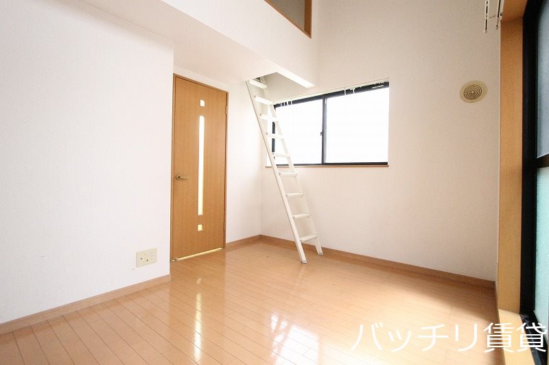居室・リビング　同型タイプの為、現状を優先いたします。