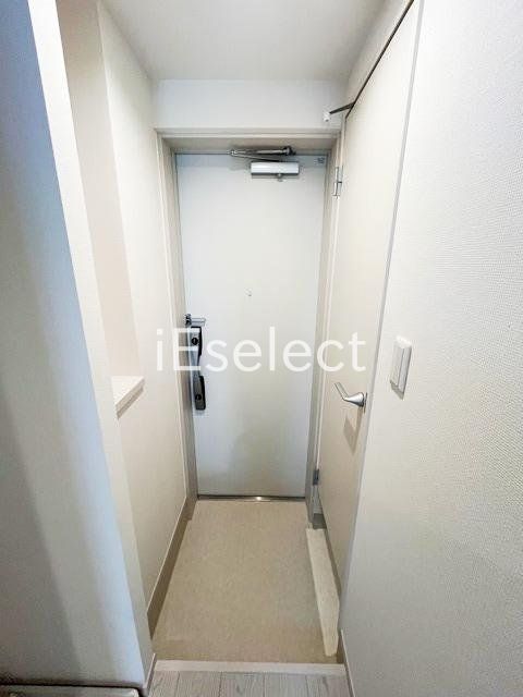 玄関　玄関にはシューズボックスがあります