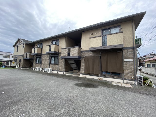 建物外観　お部屋は2階の角部屋です