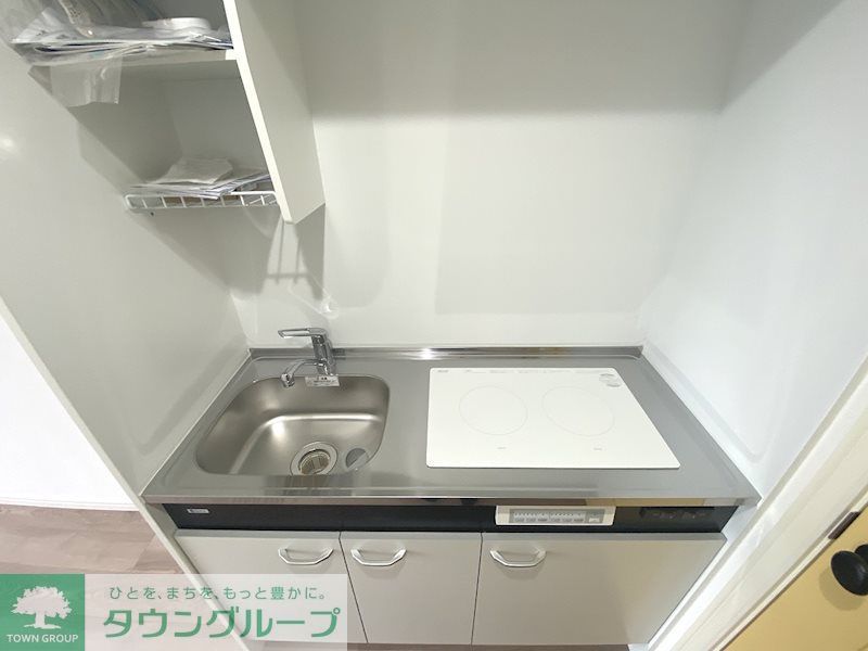 キッチン　一人暮らしに丁度いいサイズ、お手入れ楽々のIHキッチンです！