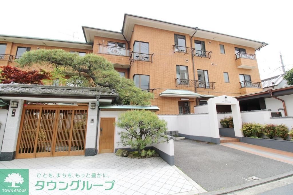 建物外観　駐車場
