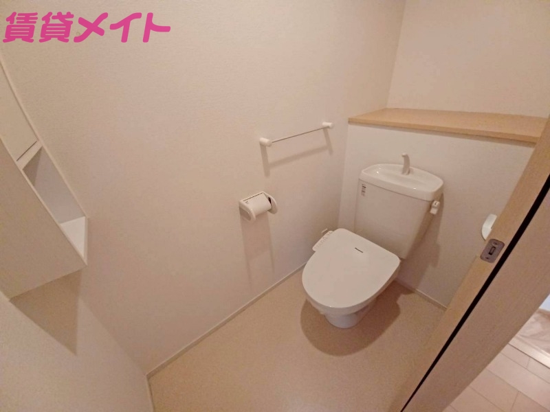 トイレ　反転タイプ参考写真