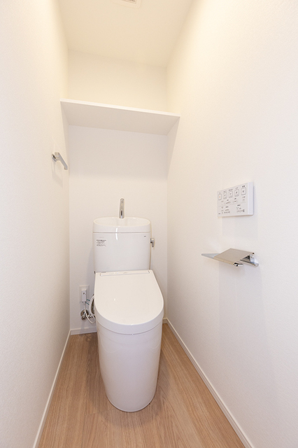 トイレ　※写真は同タイプ住戸です。
