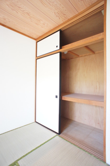 収納　天袋付☆押入タイプは奥行があるので、収納らくらくです♪