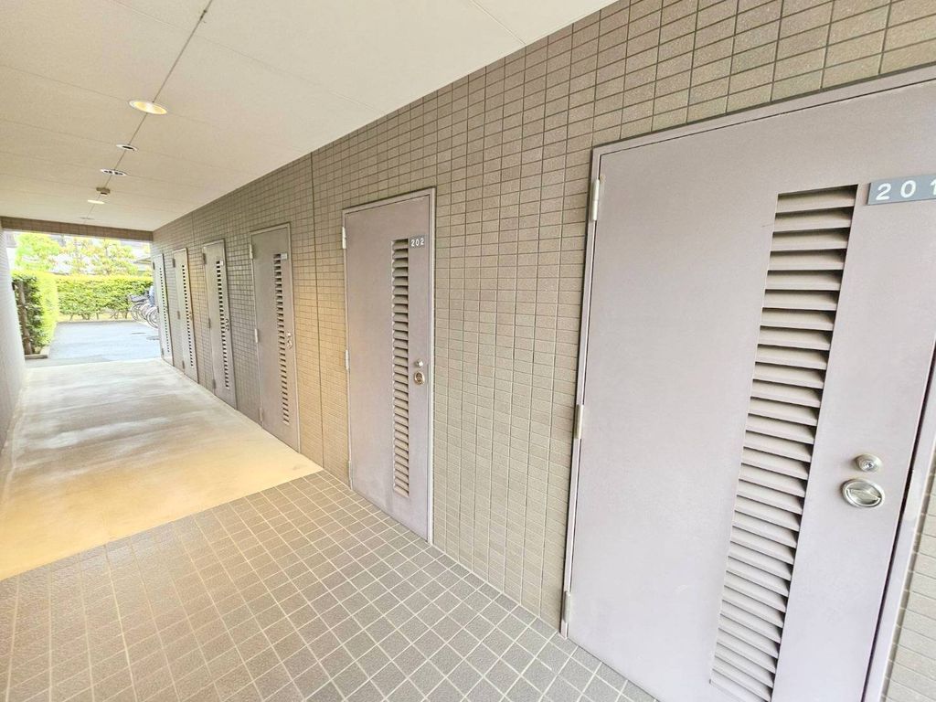 庭　エントランス