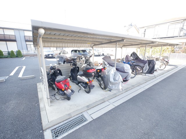 その他共有部分　★敷地内に屋根付駐輪場がございます★