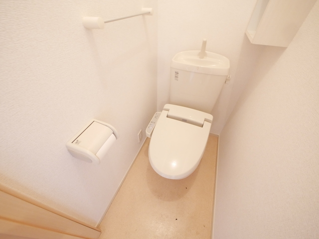 トイレ　★人気の温水洗浄便座付です★