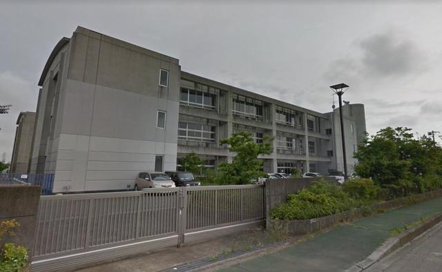 小学校　伊勢原市立石田小学校（小学校）まで770m
