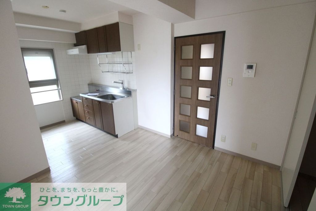 居室・リビング　同物件別部屋写真
