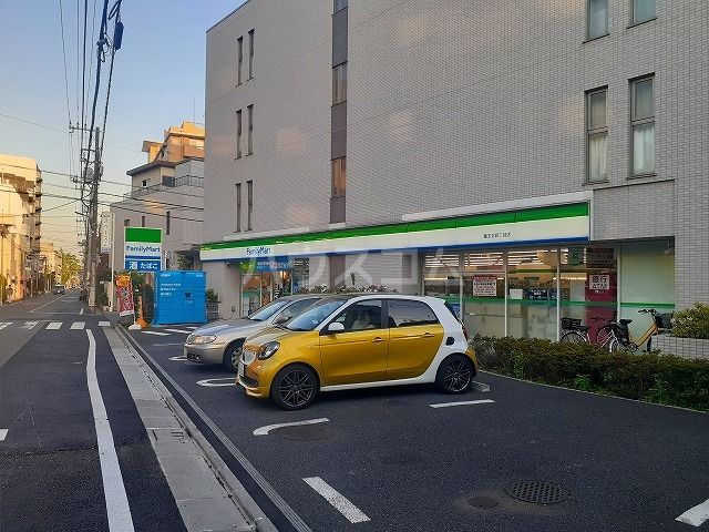 コンビニ　ファミリーマート 豊玉北四丁目店（コンビニ）まで440m