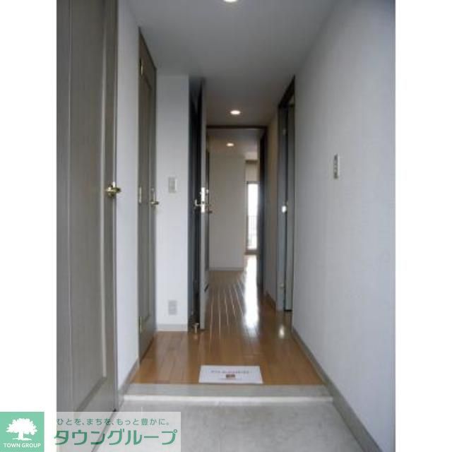玄関　※写真は同タイプ住戸です。
