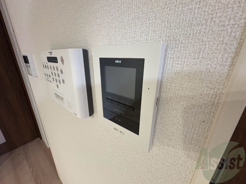 セキュリティ　ＴＶモニター付インターホンです。来客者の顔が見えるので安心！