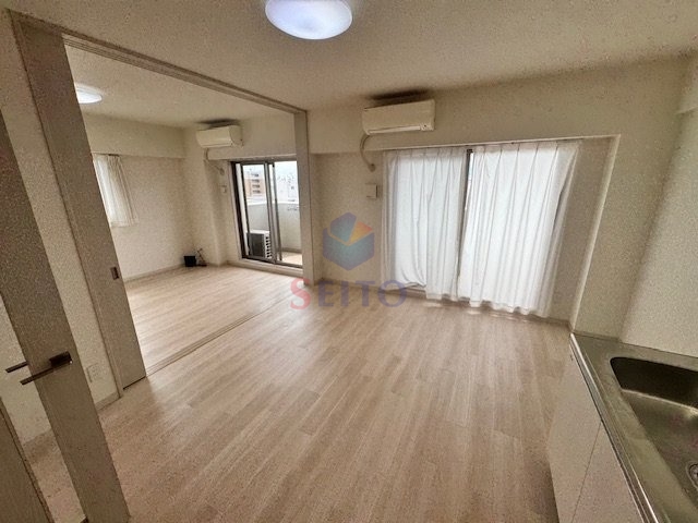 ふぁみ~ゆ服部天神の居間写真