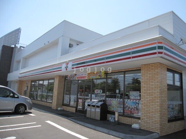 コンビニ　セブンイレブン札幌新琴似5条店（コンビニ）まで557m