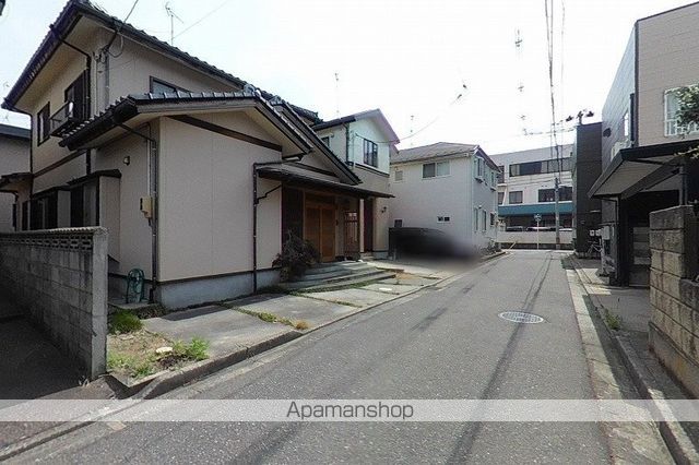 その他　前面道路（その他）まで0m