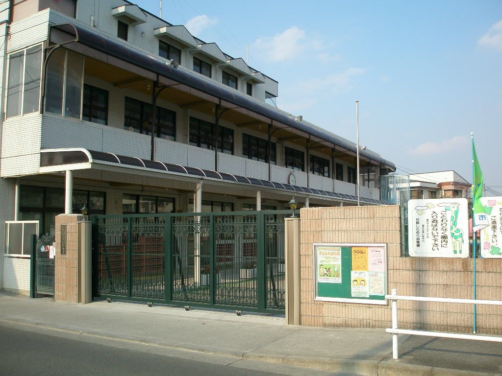 幼稚園・保育園　日野しらゆり幼稚園（幼稚園・保育園）まで558m