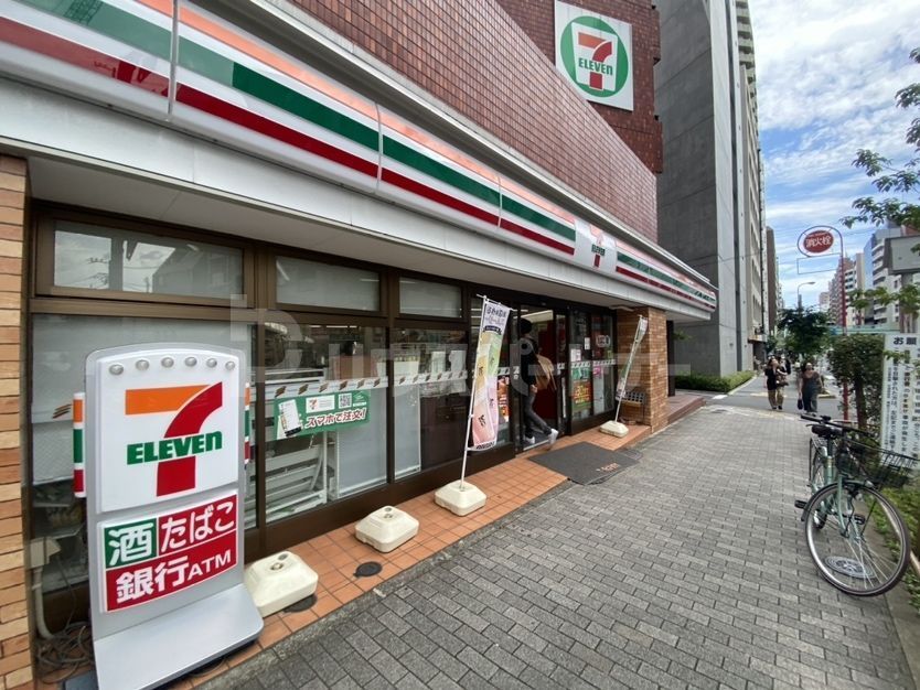 コンビニ　セブンイレブン南池袋3丁目店（コンビニ）まで60m