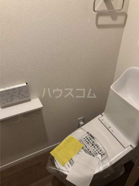 横浜市神奈川区松見町4丁目戸建のトイレ写真