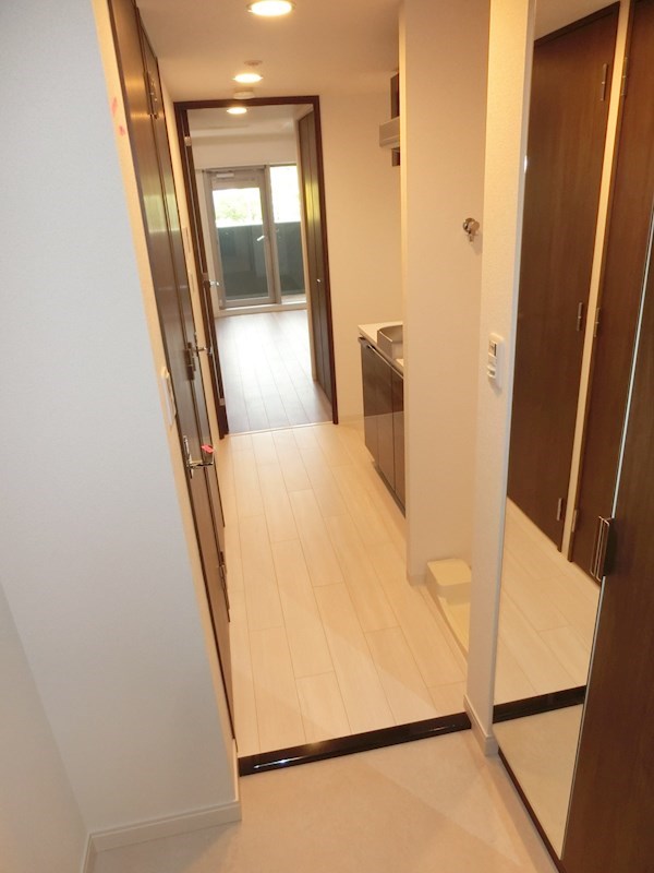 玄関　※実際のお部屋には家具家電が付きます