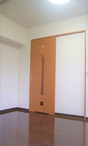 東京メトロ日比谷線 八丁堀駅 徒歩8分 12階建 築24年の居間写真