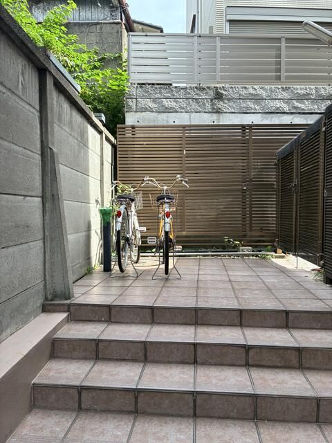 小田急線 参宮橋駅 徒歩6分 4階建 築24年の外観写真