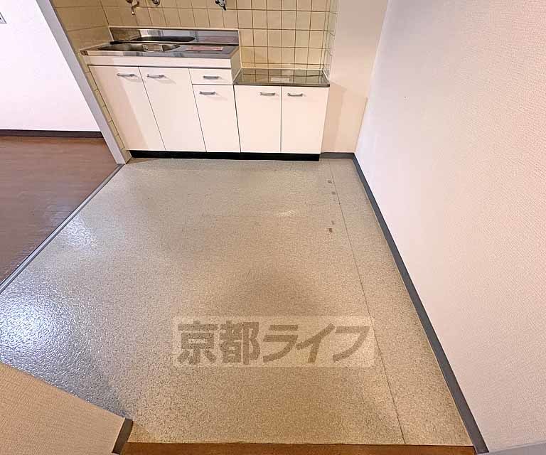 地下鉄烏丸線 丸太町駅 徒歩1分 4階建 築40年の内装写真