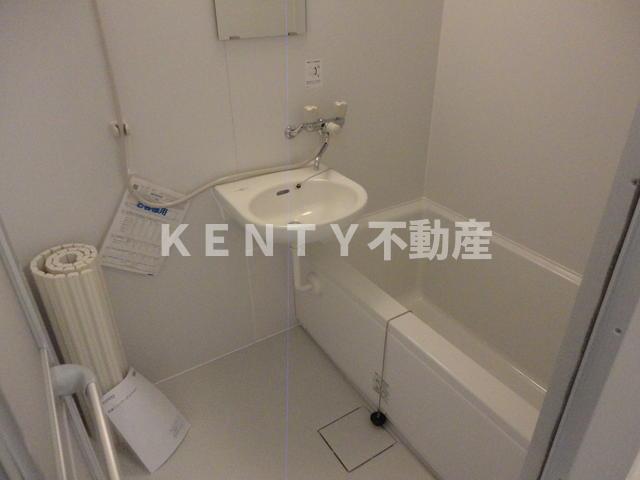 バス・シャワールーム　コンパクトで使いやすいお風呂です