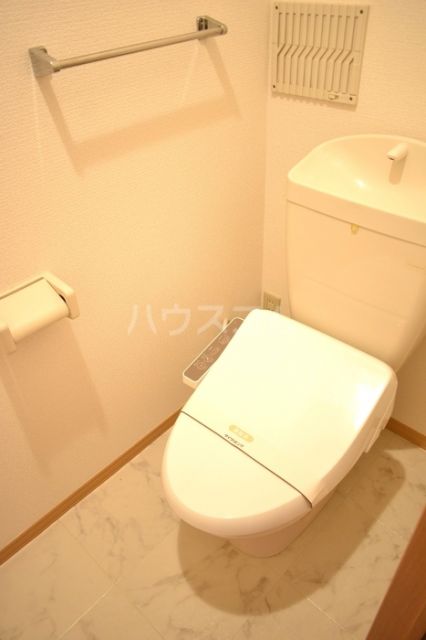 リビングタウン三橋のトイレ写真